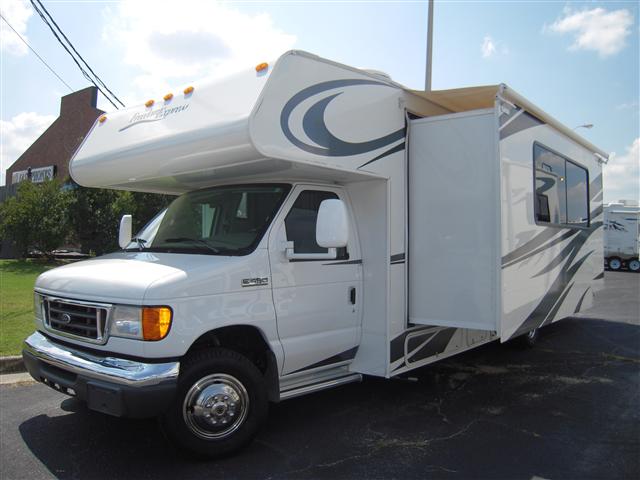 Used 2008 Coachmen Freedom Express 3130IS Class C For Sale